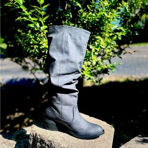 Corkys shook black boot